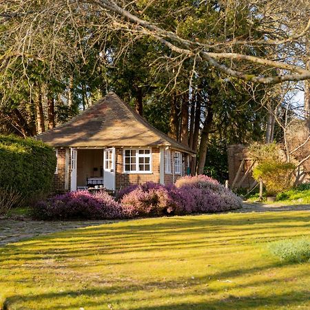 Old Mill Lodge By Huluki Sussex Stays Hurstpierpoint Ngoại thất bức ảnh