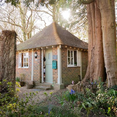 Old Mill Lodge By Huluki Sussex Stays Hurstpierpoint Ngoại thất bức ảnh