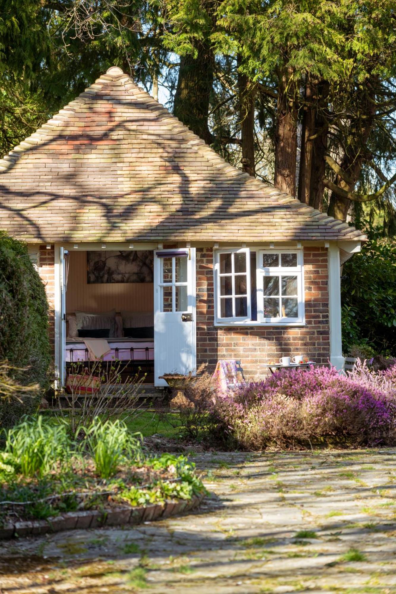 Old Mill Lodge By Huluki Sussex Stays Hurstpierpoint Ngoại thất bức ảnh