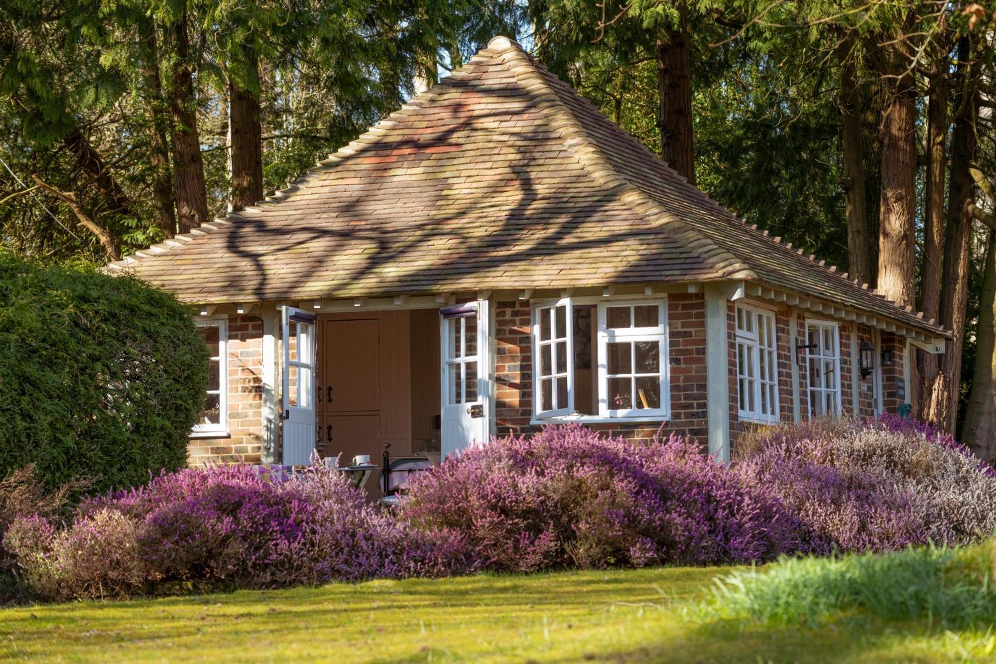 Old Mill Lodge By Huluki Sussex Stays Hurstpierpoint Ngoại thất bức ảnh