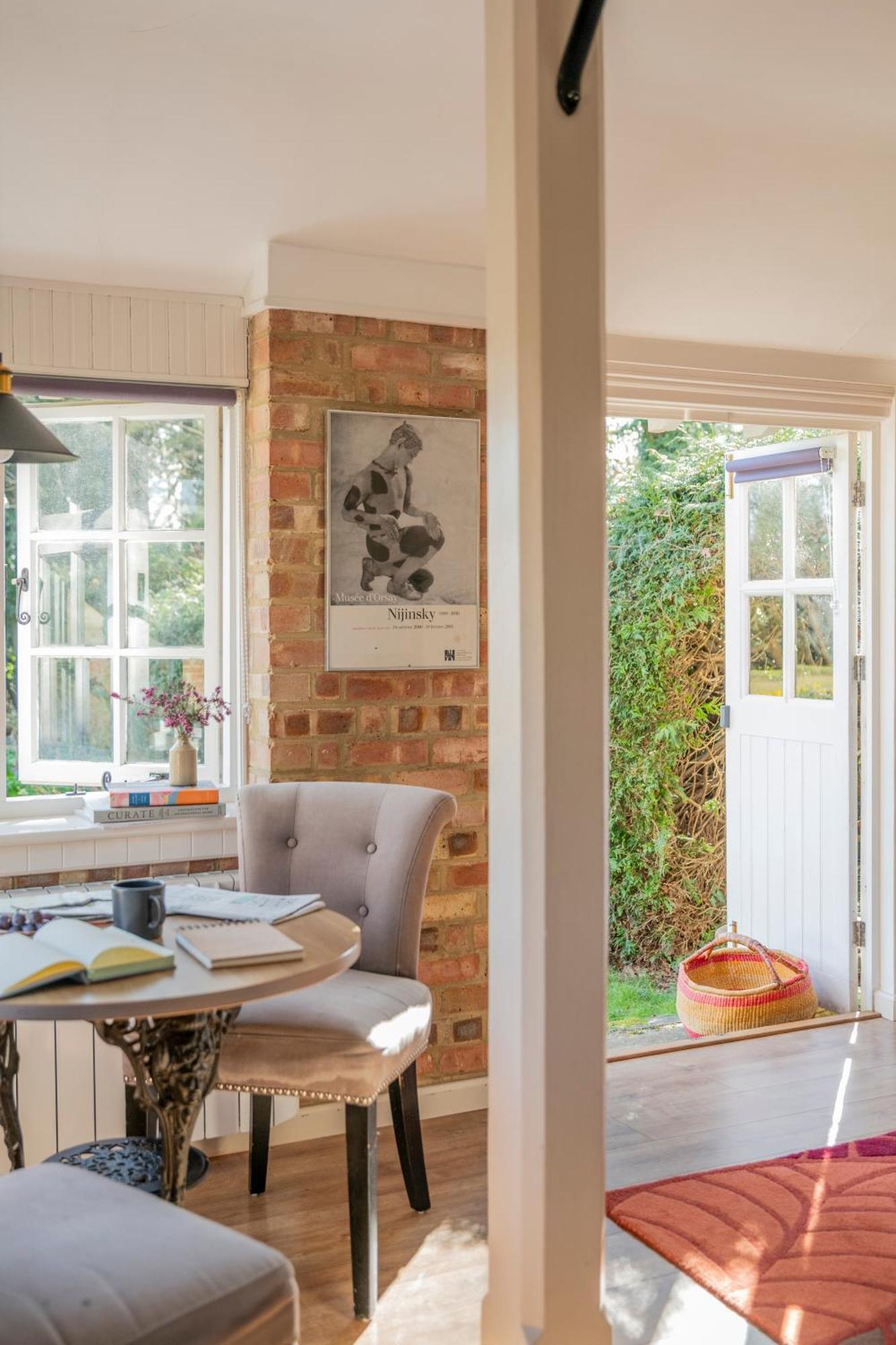 Old Mill Lodge By Huluki Sussex Stays Hurstpierpoint Ngoại thất bức ảnh