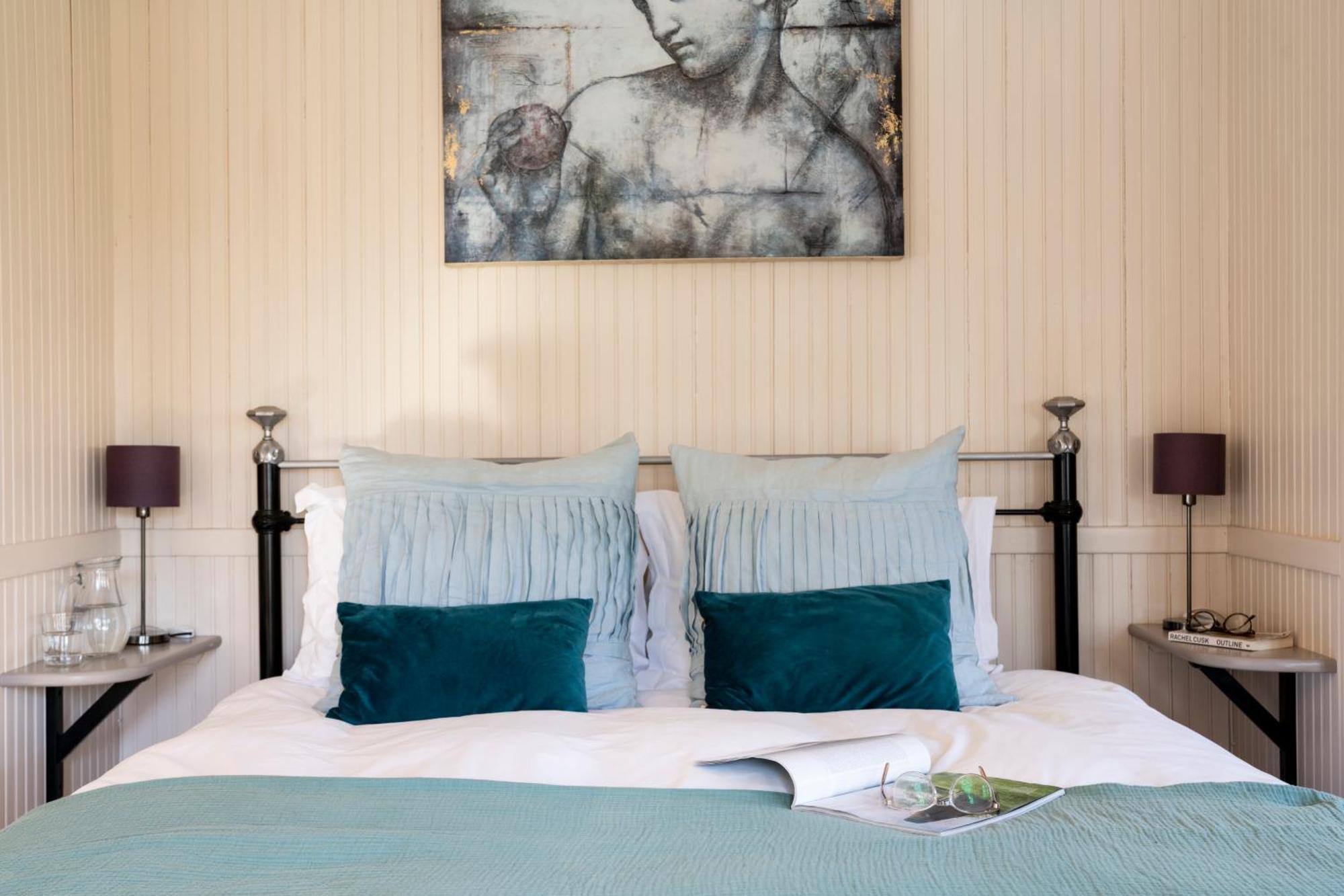 Old Mill Lodge By Huluki Sussex Stays Hurstpierpoint Ngoại thất bức ảnh